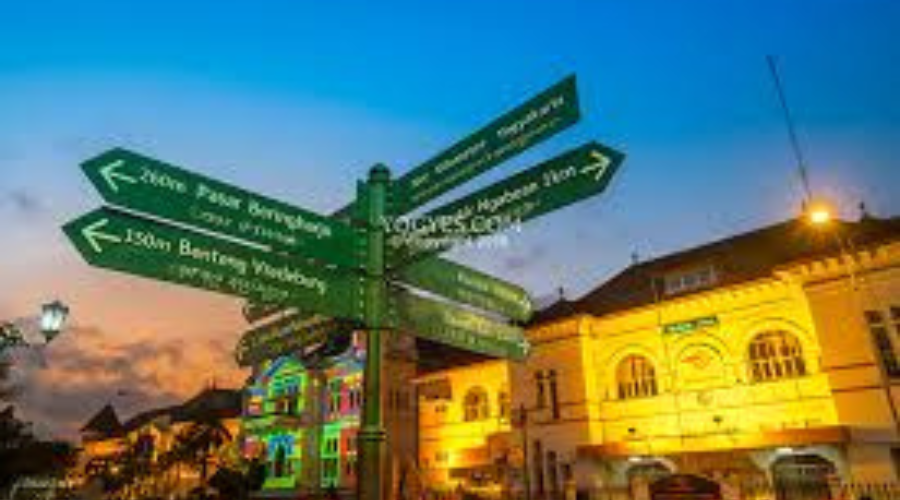 Malioboro merupakan nama salah satu jalan di pusat Kota Yogyakarta. Jalan Malioboro itu sendiri merupakan salah satu jalan dari tiga jalan di Kota Yogyakarta yang membentang dari Tugu Yogyakarta hingga ke perempatan Kantor Pos Yogyakarta.